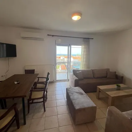 La Family * 弗洛伊塔