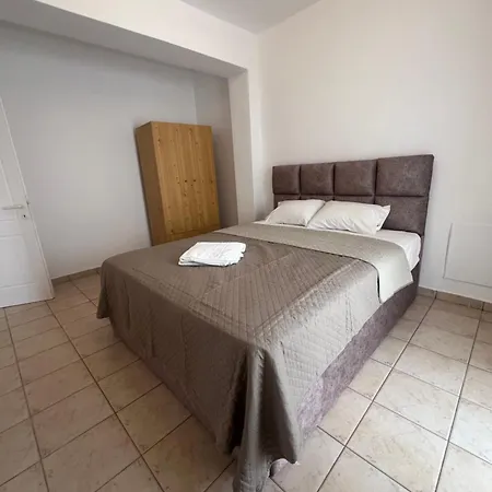 Apartment La Family Flogita