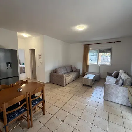 Apartment La Family Flogita